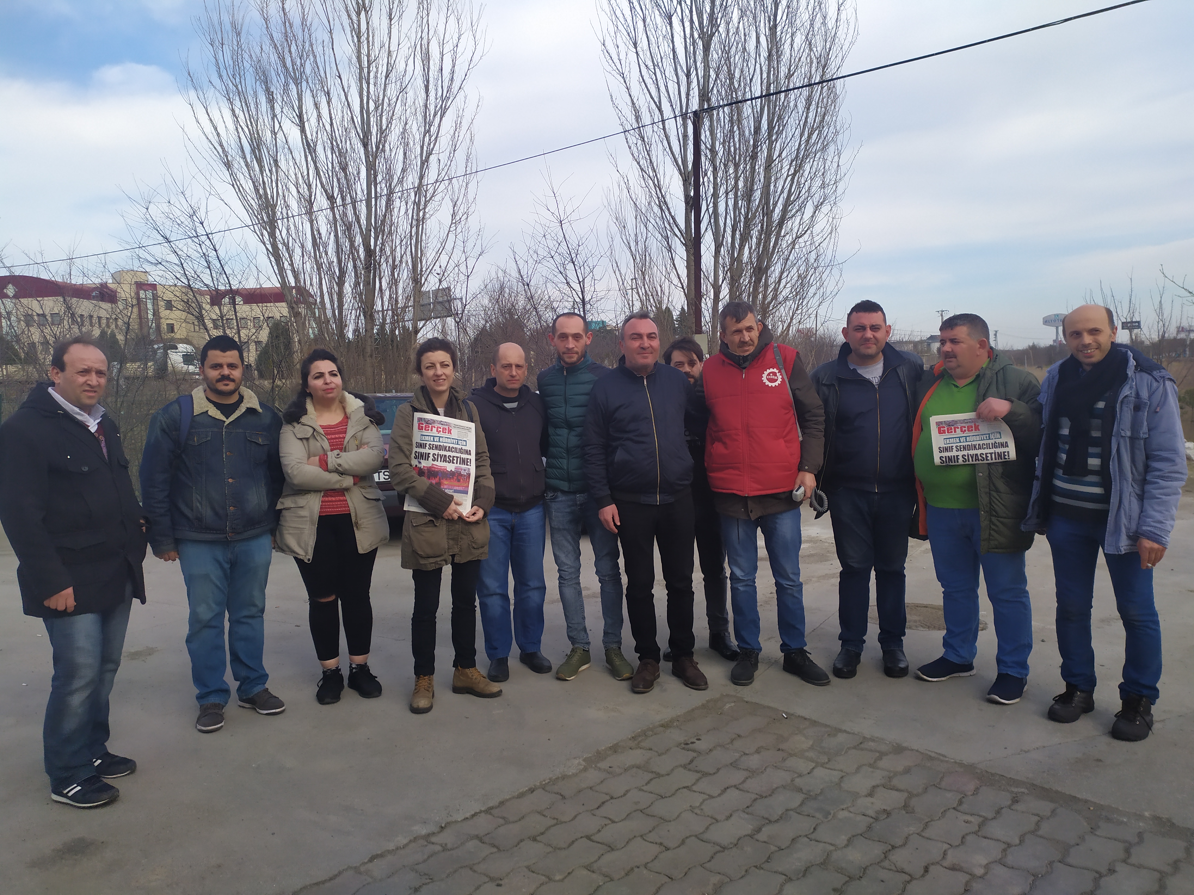 Megam Tekstil işçisi her türlü baskıya rağmen sendikalaşma hakkına sahip çıkıyor