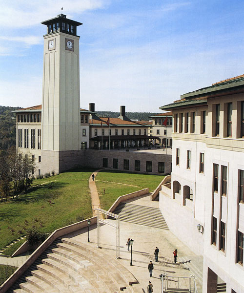 Koç Üniversitesi asistanları barınma haklarını savunmaya devam ediyorlar