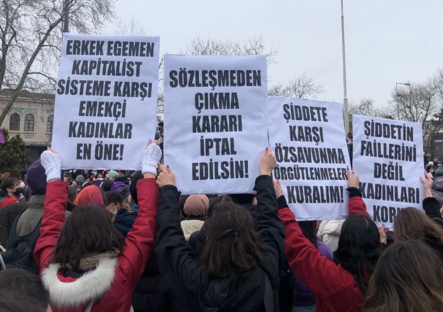 İstibdad sözleşmeden çekilerek erkek şiddetini örgütlü mücadele ise kadınları cesaretlendiriyor!