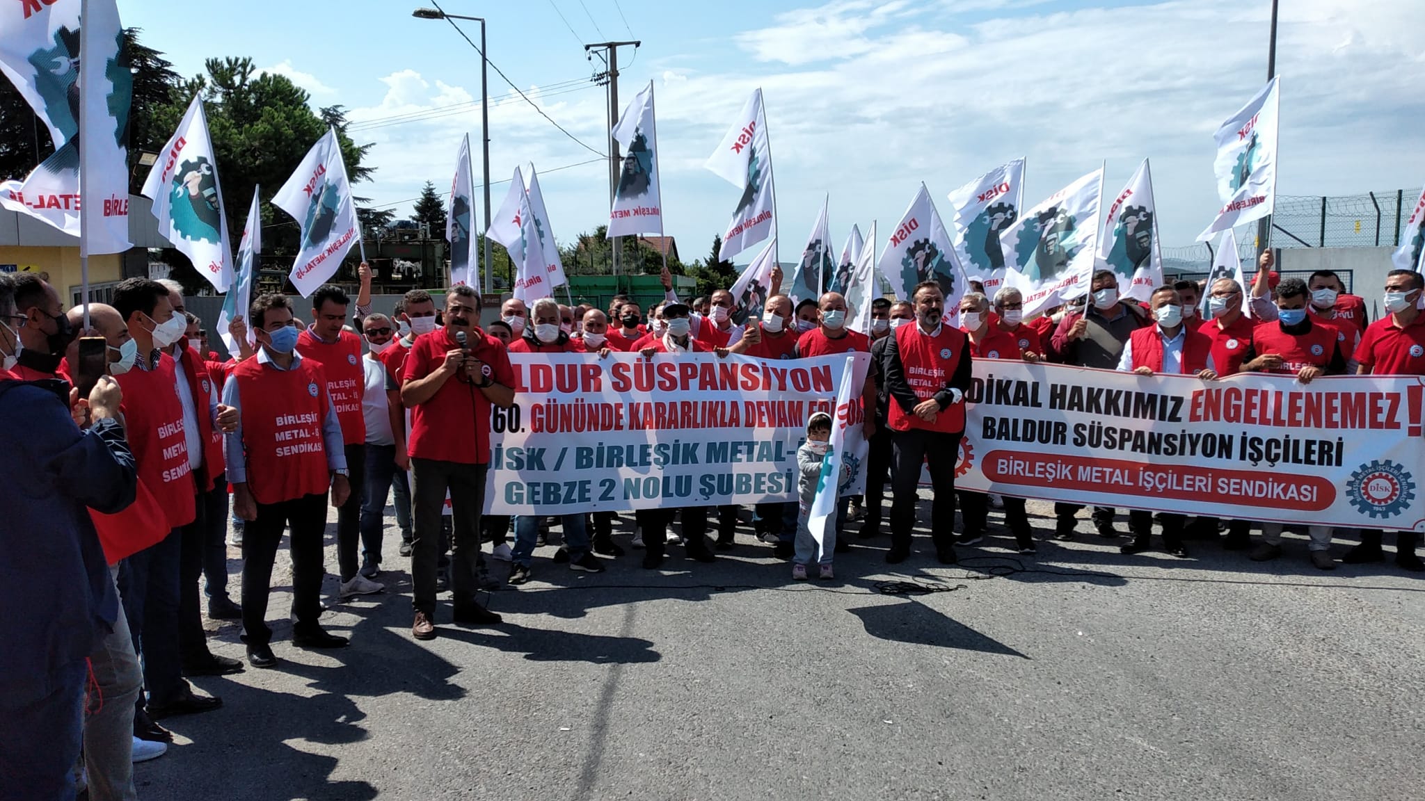 Baldur işçileri grevlerinin 260. gününde istibdada karşı hürriyet sermayeye karşı ekmek kavgasını sürdürüyorlar!