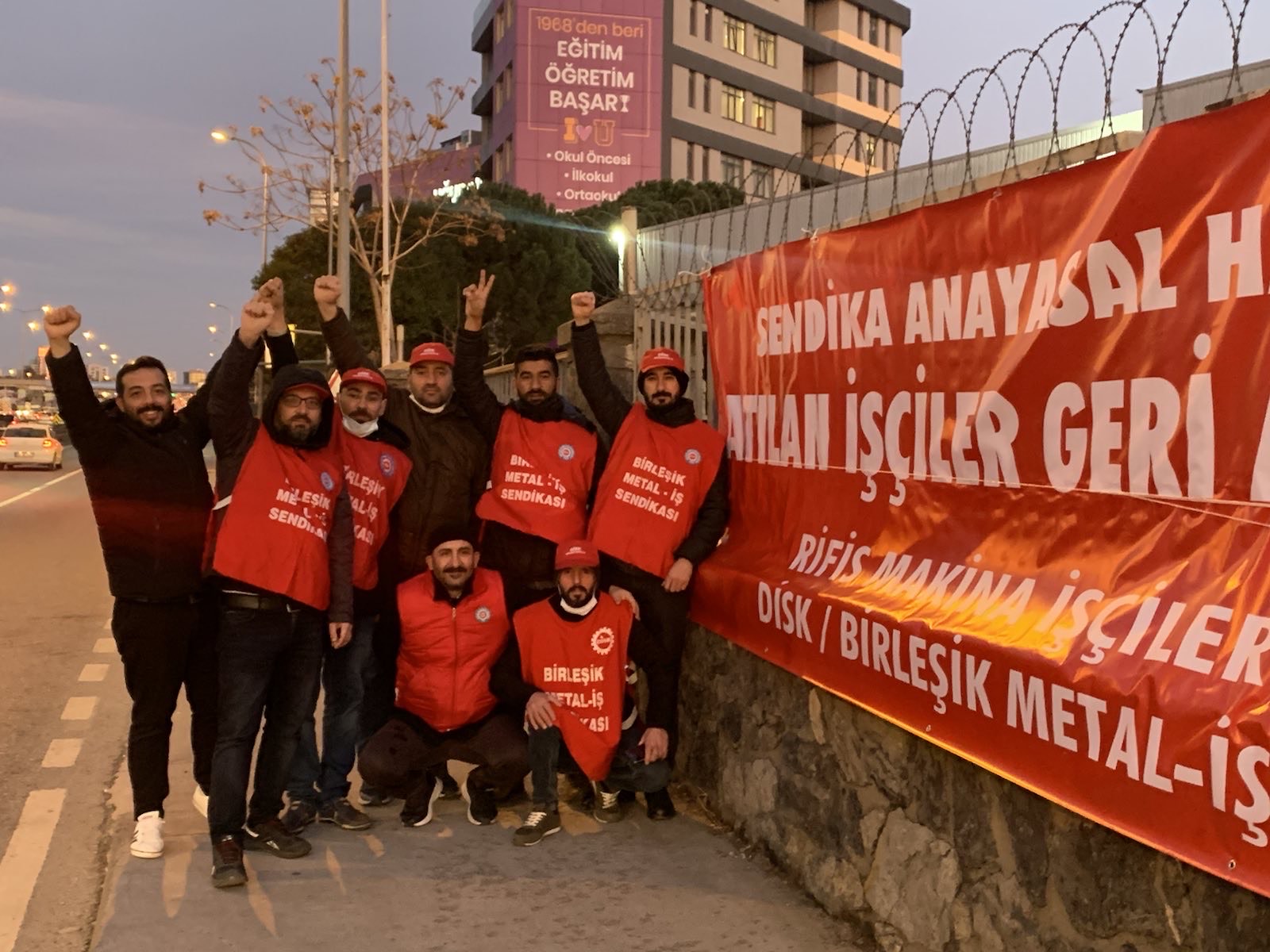 İstanbul Kartal’daki Rifis Makina işçileri direnişlerine kararlılıkla devam ediyor