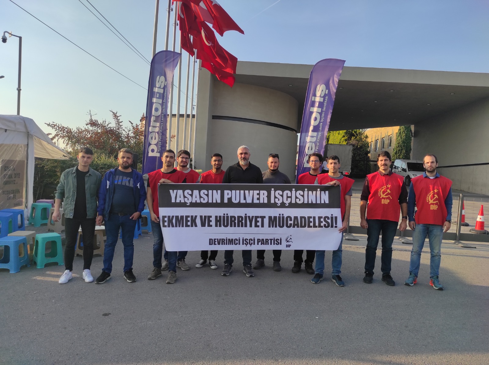 Pulver Kimya işçisi direne direne kazanıyor!