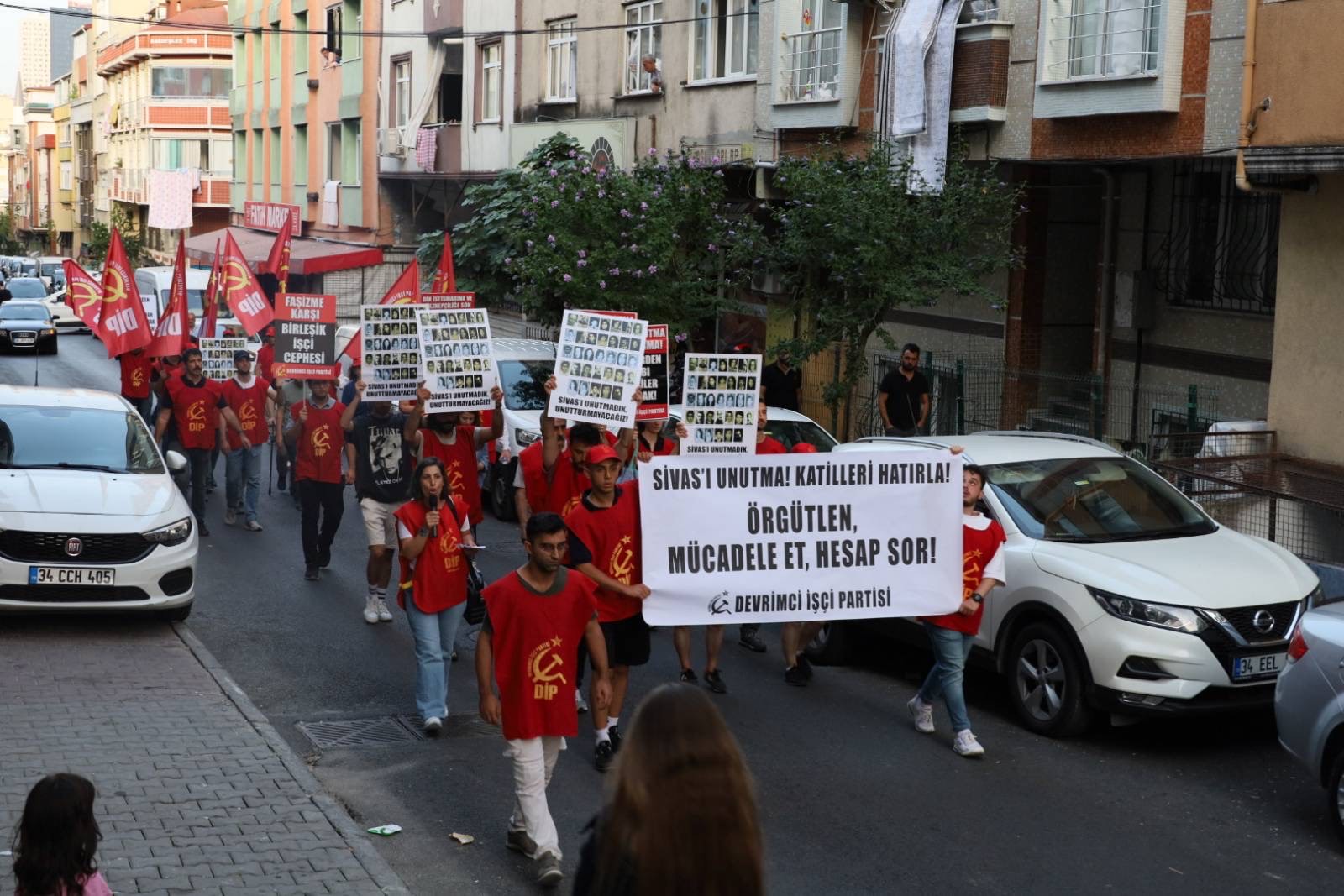 Sivas katliamının 31. yıldönümünde İkitelli’de: İşçilerin birliği ve halkların kardeşliği ile kazanacağız!