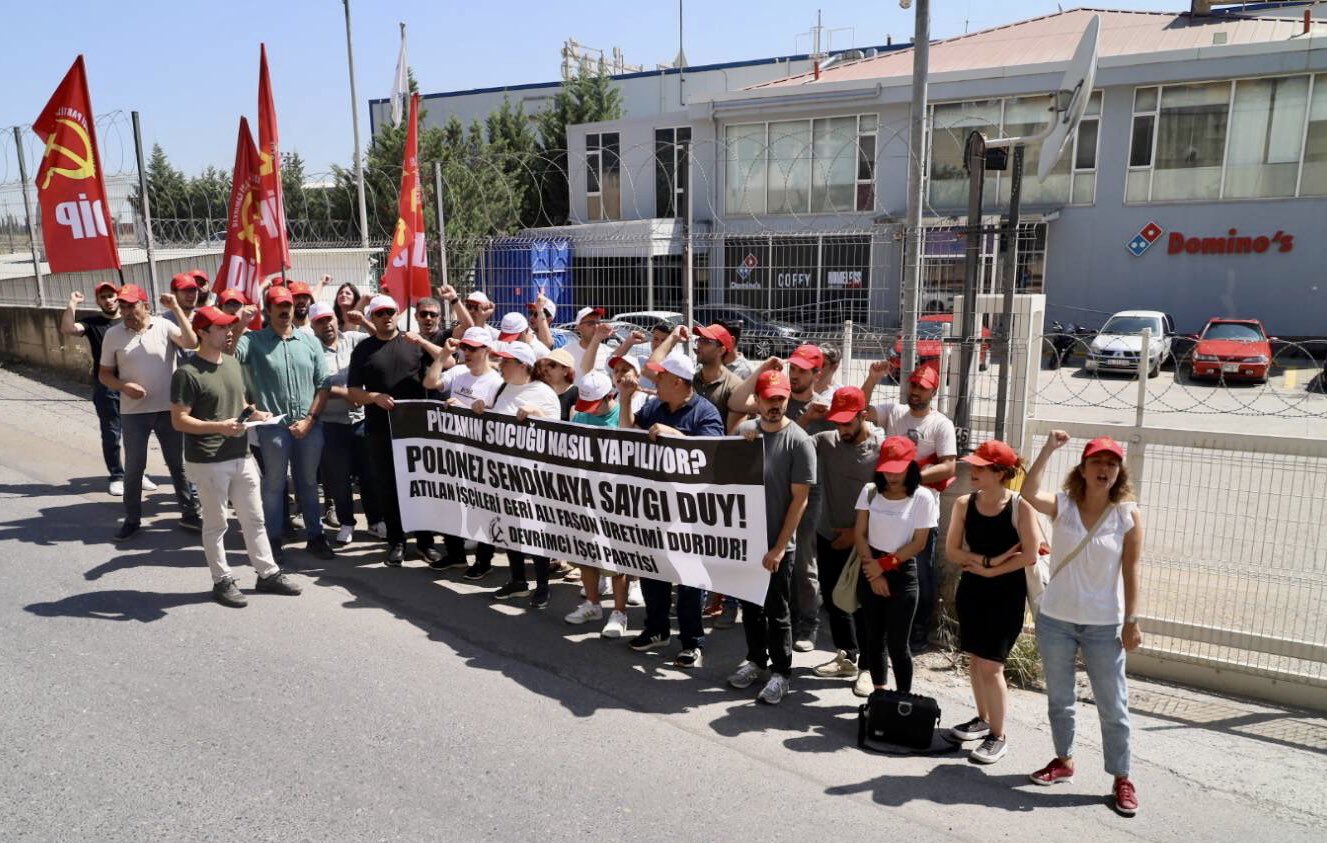 Çatalca’da direnen Polonez işçisinin sesi Gebze’deki Domino’s’un önünde yankılandı: “Taşeron varsa halk sağlığı yok!” 