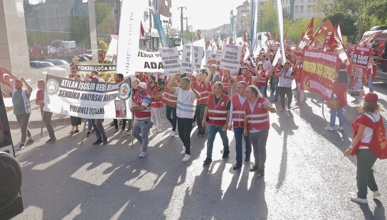 Direniş Çerkezköy Türk-İş mitingine taşındı! Polonez işçileri direne direne Türk-İş başkanını direnişe getirdi!