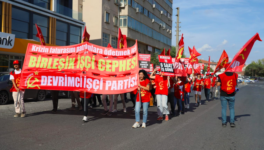 Ayrı gayrı bitsin! Birleşin! Gaz almak için değil hak almak için eylem istiyoruz!