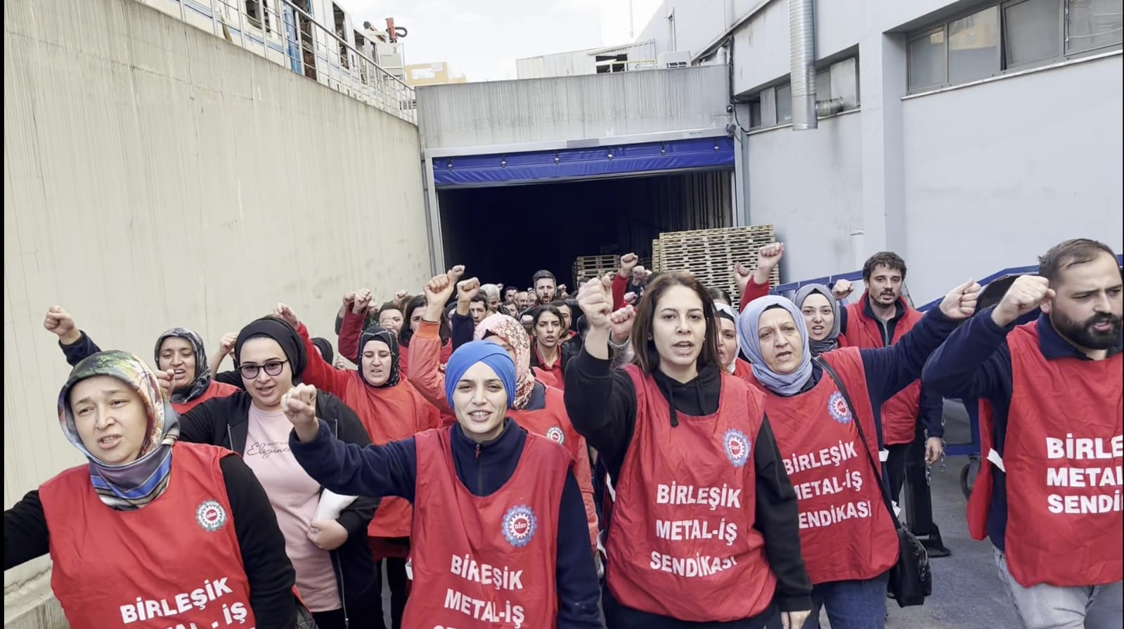 Chen Solar’da Toplu İş Sözleşmesi görüşmeleri devam ediyor. Taleplerimiz karşılanmazsa eylemlerimizin dozunu arttıracağız!