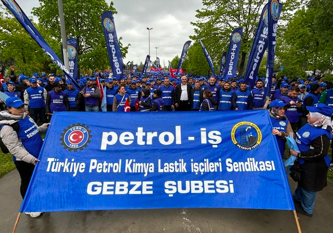 Gebze’de Petrol-İş sendikasında örgütlü işçiler toplu sözleşmelerden zafer ardına zaferle çıktı!