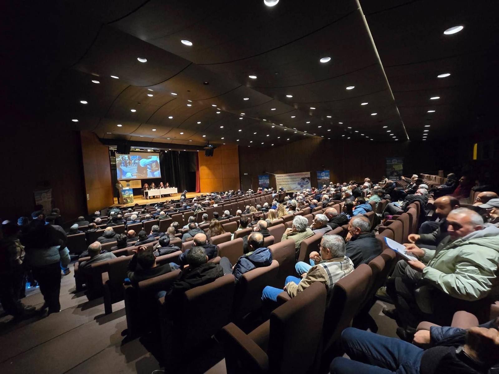 Dersim Dernekleri Federasyonu (DEDEF) 10. Olağan kongresinde örgütlü mücadele vurgusu öne çıktı!