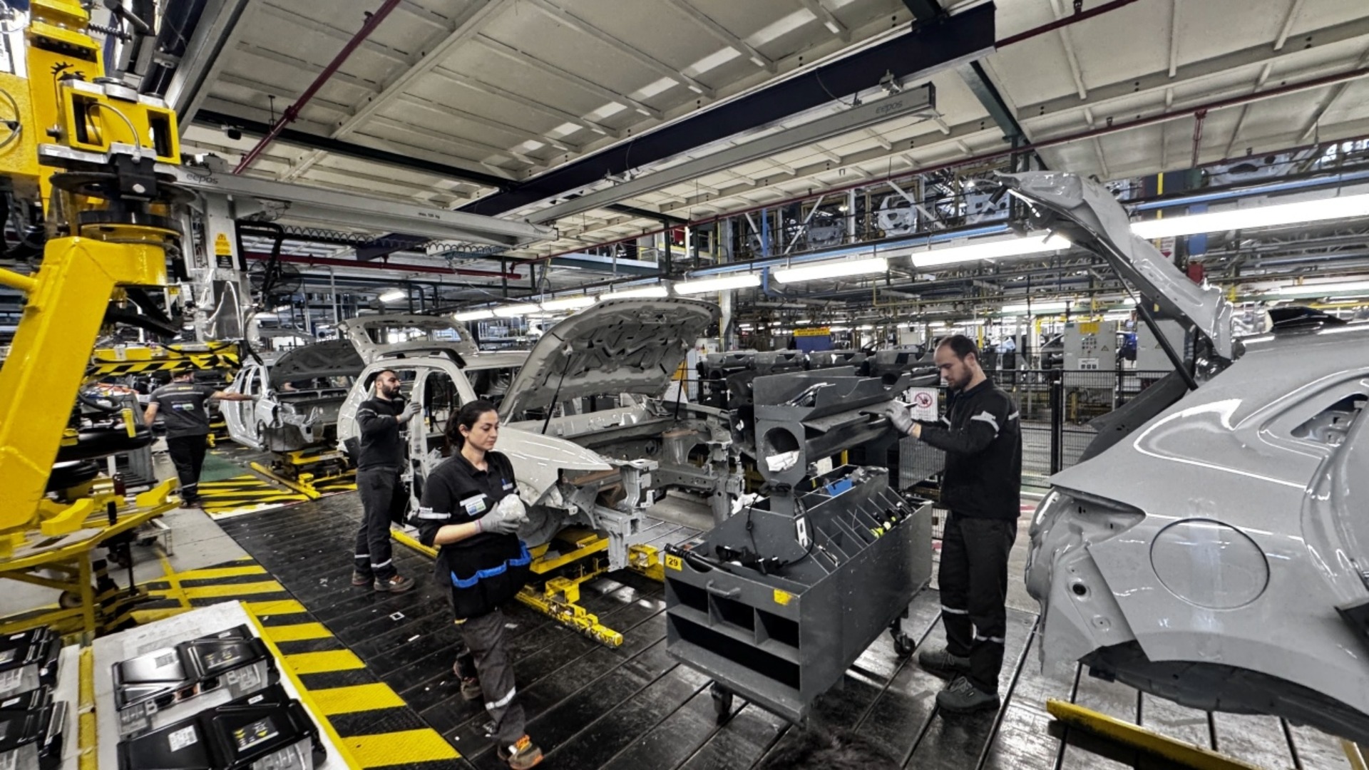 Bursa OYAK Renault fabrikasından bir işçi: Sembolik eylemlerle MESS geri adım atmaz, bize genel grev genel direniş gerek!