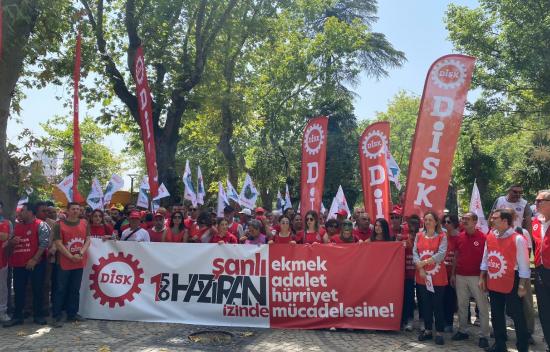 DİSK’in Ankara’ya taşınması kadar kötü olan şey bu kararın tartışılmasının ve eleştirilmesinin engellenmesidir