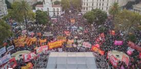 Arjantin: Darbenin 43. yılında on binlerce emekçi darbeye, kemer sıkmaya ve emperyalizme karşı meydanlarda