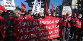 Çorum’da Birleşik Metal-İş’e üye olan, sendikalaşma hakkı ve Kod29 ile işten çıkartmalara karşı 65 gündür direnen Ekmekçioğulları işçileri Çorum ve İstanbul’da eş zamanlı eylem yaptı. 