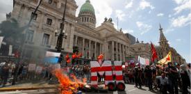 Arjantin, IMF boyunduruğuna karşı ayakta!