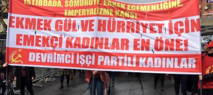 Sadece eşit işe eşit ücret değil, eşit ve özgür bir dünya istiyoruz! 