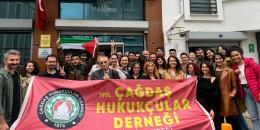 Çağdaş Hukukçular Derneği İzmir Şubesi Genel Kurulunda üye avukatlar Filistin halkının yanında ve dayanışma içinde olacağını ilan etti! 