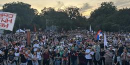 Sırbistan halkı yolsuzluğa ve baskıya karşı ayağa kalktı