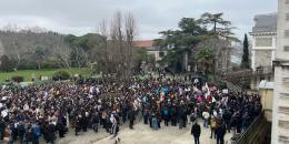 Boğaziçi Üniversitesi’nde kayyım yönetim, keyfi kararlarına karşı direnen öğrencilere çevik kuvvetle saldırdı! Üniversiteleri savunmak için örgütlü mücadeleyi büyütmeye!