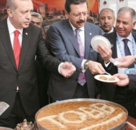 İşçiden emekçiden çalıp yerli ve yabancı para babalarına faiz ödeyecekler: Faiz harcamasının 4 yılda 324 milyar TL’den 2,3 Trilyon TL’ye çıkması öngörülüyor!