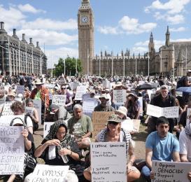 Londra’da “Filistin için Eylem” örgütünün yasaklanmasına karşı binler sokaklara akın etti