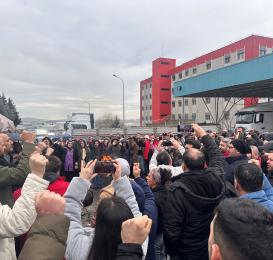 İş aş hürriyet mücadelesinin öncüsü Smart Solar işçilerinin bileğini yedi düvel bükemedi!