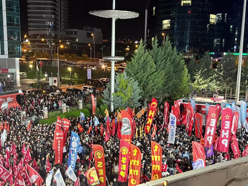 Bağımsız bir sosyalist odakiçin çağrı:İstibdada karşı sosyalizm!