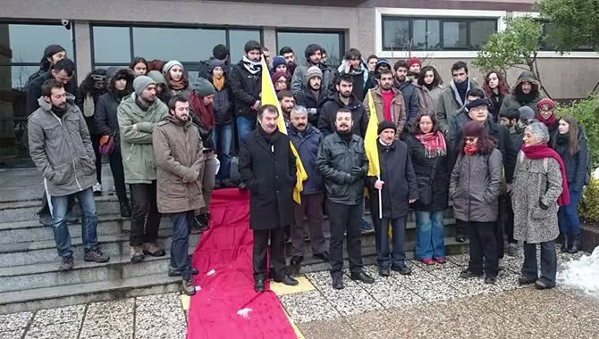 akademisyenlerden-ogrencilere-destek_765.jpg