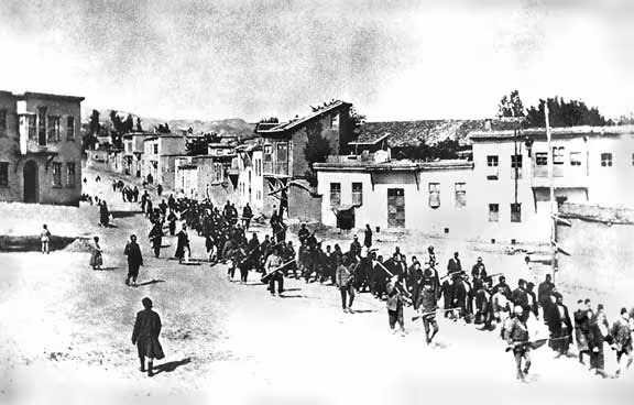 armenians_marched_by_turkish_soldiers_1915.png
