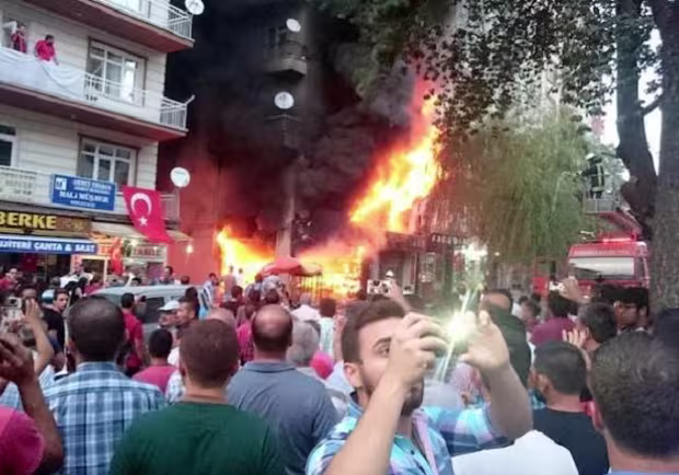 hdp_kirsehir_isyerleri_yakildi.jpg