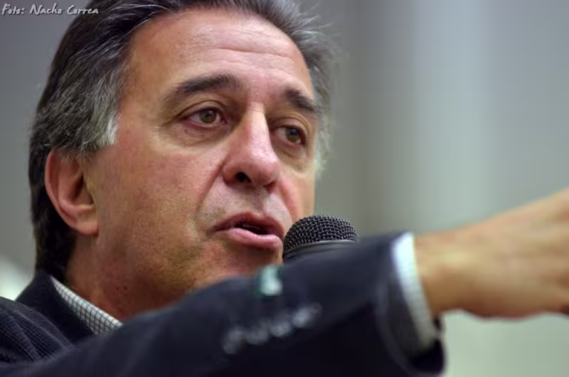 nestor_pitrola.jpg