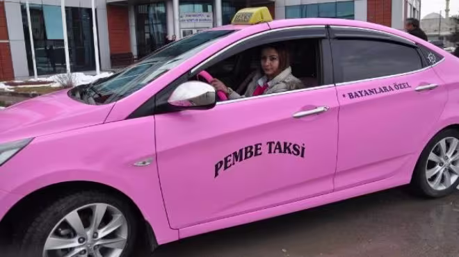 pembe_taksi.jpg