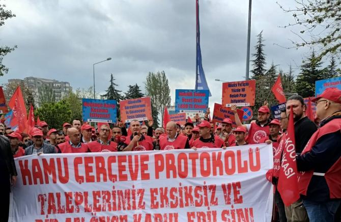 Kamu işçisi talepleri için alanlara iniyor!