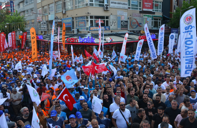 Kamu işçileri toplu sözleşme görüşmelerinde hükümet oyalıyor, işçi bastırıyor: Artık eylem zamanı! 