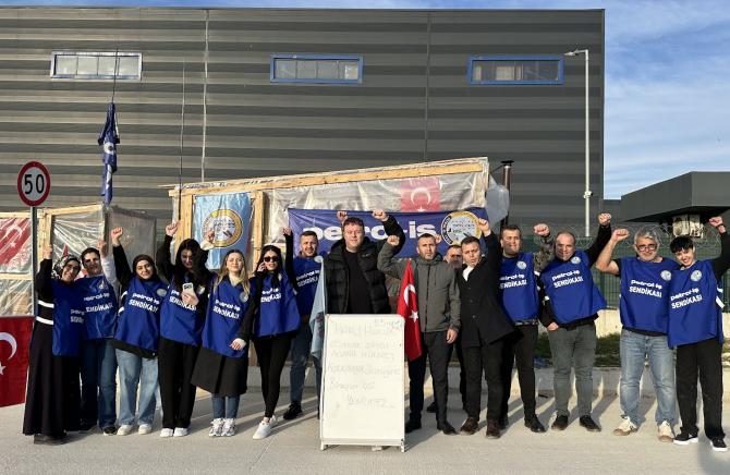 SubMed direnişinden Tülay Koçak: Merhaba emeğin ve emekçinin yanında duran kardeşlerim