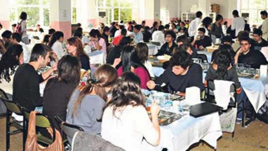 Öğrencinin yemeğe, barınmaya ve ulaşıma verdiği her kuruş için borçlusunuz! Öğrencinin yemeğe, barınmaya ve ulaşıma verdiği her kuruş için borçlusunuz!