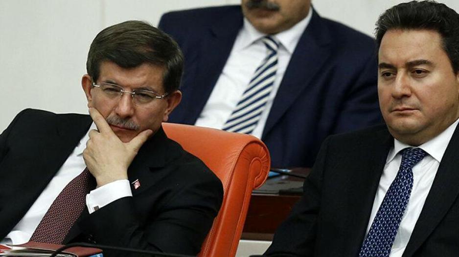 Siyasetin sağında fırtına bulutları