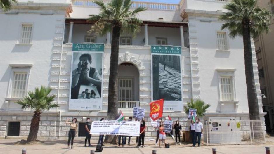 Friends of Palestine Against Imperialism and Zionism have held a demonstration in İzmir to protest the captivity of Georges Abdallah and Ahmad Saadat
