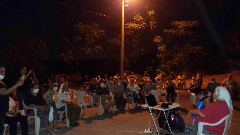 Altındağ Mahallesi emekçileri Sivas Katliamı'nı anmak için bir araya geldi Altındağ Mahallesi emekçileri Sivas Katliamı'nı anmak için bir araya geldi