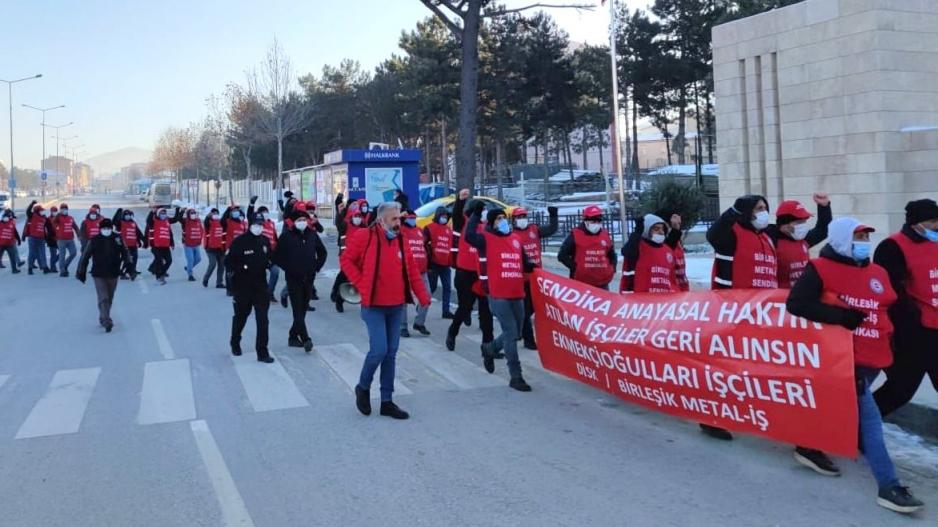 Ekmekçioğulları işçileri, her türlü engele rağmen mücadeleye devam ediyor