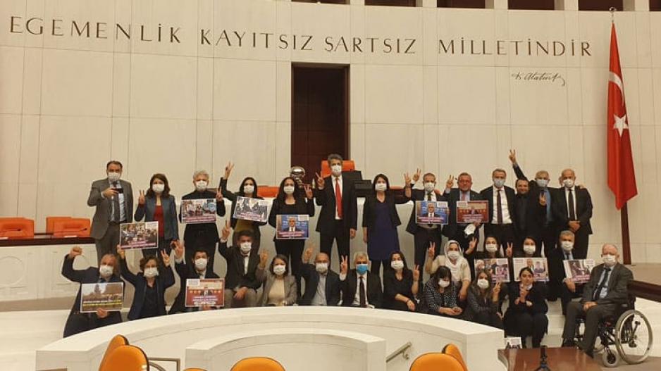 Gergerlioğlu’na hapis HDP’ye kapatılma yolu açıldı: Zincirli meclis ve bağımlı yargı eliyle siyasi tasfiye! Gergerlioğlu’na hapis HDP’ye kapatılma yolu açıldı: Zincirli meclis ve bağımlı yargı eliyle siyasi tasfiye!