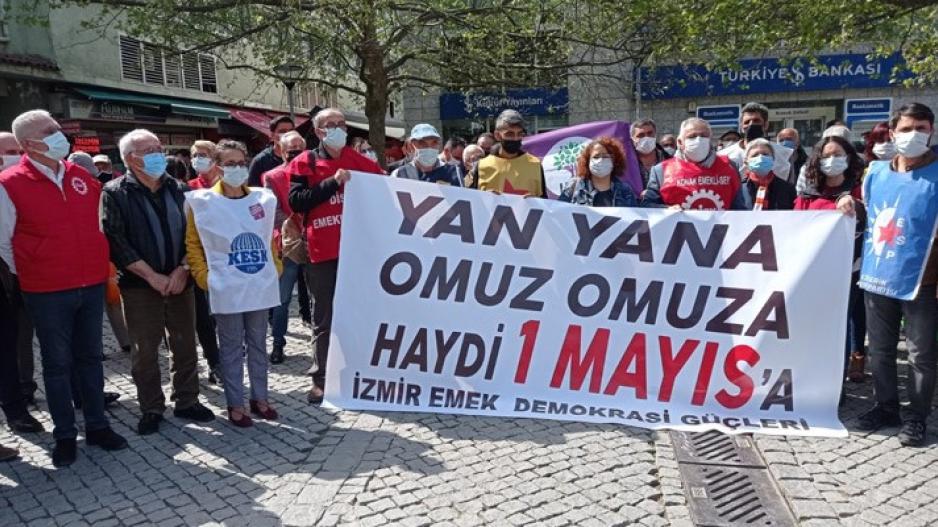 İzmir Emek ve Demokrasi Güçleri 1 Mayıs'ta alanlardayız demek için bir araya geldi İzmir Emek ve Demokrasi Güçleri 1 Mayıs'ta alanlardayız demek için bir araya geldi