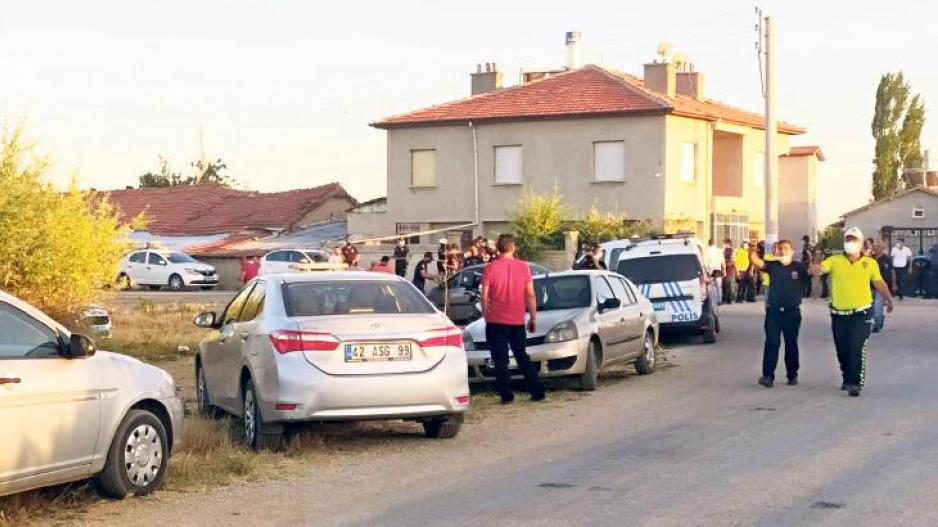 Burjuvazinin ve iktidarın ırkçı, göçmenleri dışlayan ve suçlayan, Kürtleri hedef gösteren söylemleri her aşamada zehirli meyvelerini vermeye devam ediyor. Son olarak Konya’nın Meram ilçesinde 30 Temmuz 2021 Cuma günü, Kars’tan Konya’ya göç etmiş bir Kürt aile olan Dedeoğlu ailesi katledildi. Gerçekleştirilen silahlı saldırı sonucu aileden 7 kişi yaşamını yitirdi, ailenin bulunduğu ev ateşe verilerek yakıldı. Dedeoğlu ailesi, sadece iki buçuk ay önce 12 Mayıs 2021 tarihinde de kendilerini ülkücü olarak tanıt