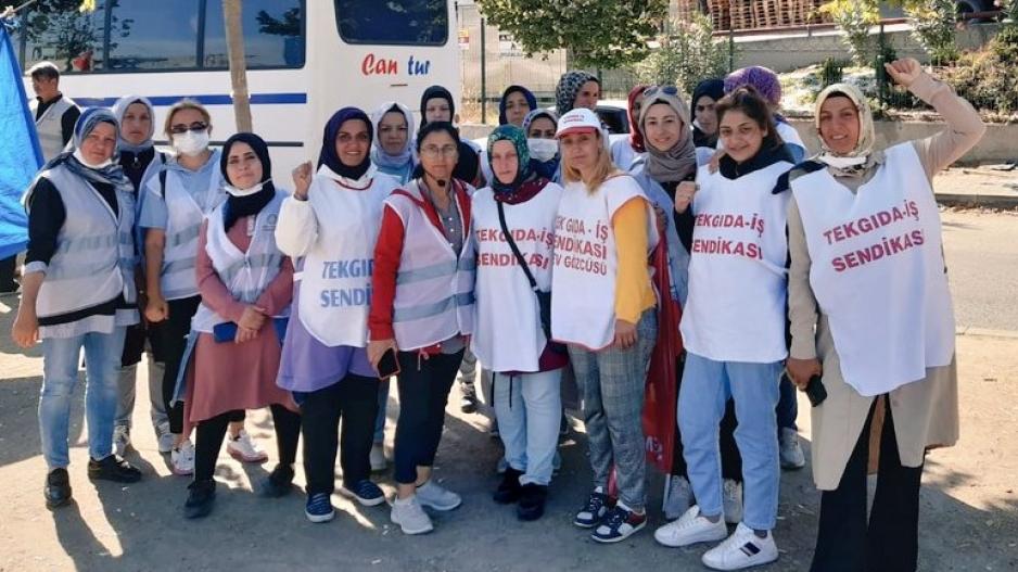 İnsan gibi çalışıp insan gibi yaşamak için haydi Adkoturk emekçileri, Adkoturk’un onurlu ve güçlü kadınları TEK GIDA-İŞ ÇATISINDA TOPLANALIM!