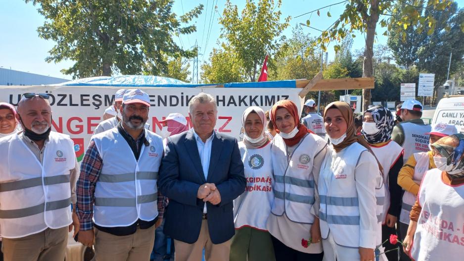 Hakkımız olanı alacağız, emekçi kadınlar olarak bu mücadeleye öncülük etmeye devam edeceğiz!