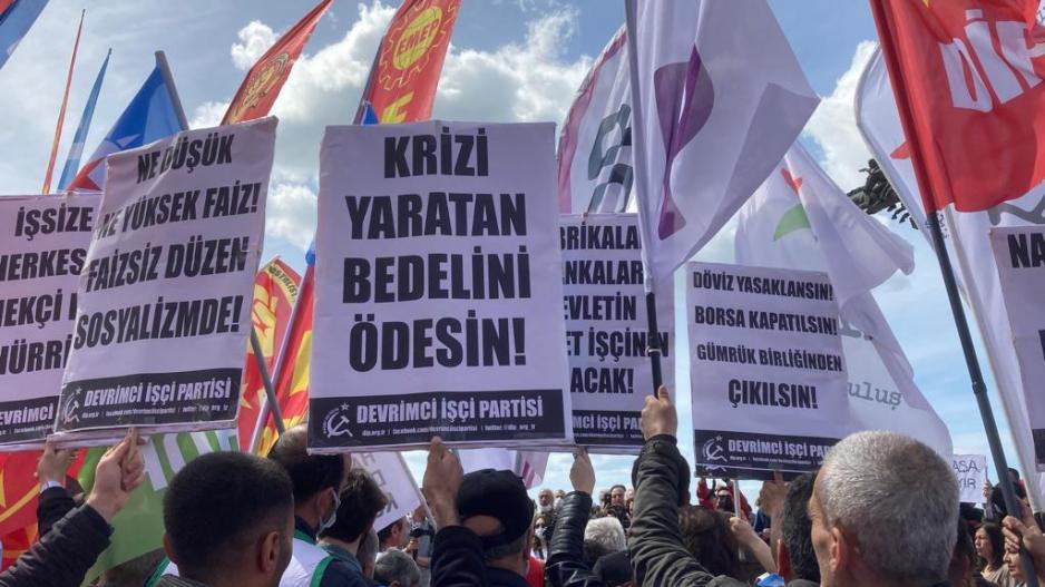 İzmir’de “geçinemiyoruz” mitingi
