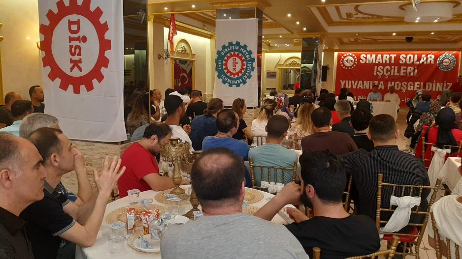 Smart Solar işçileri sendikalarıyla bir araya geldiler: Anayasal hakkımız tanınana kadar pes etmeyeceğiz!