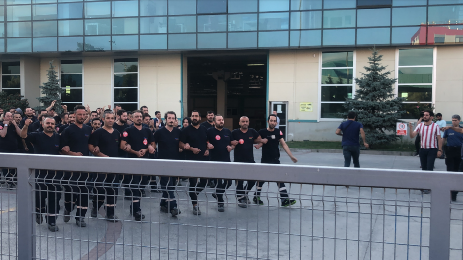 Gebze Smart Solar fabrikasından bir işçi: "Daha fazla Smart Solar daha fazla hürriyet!"