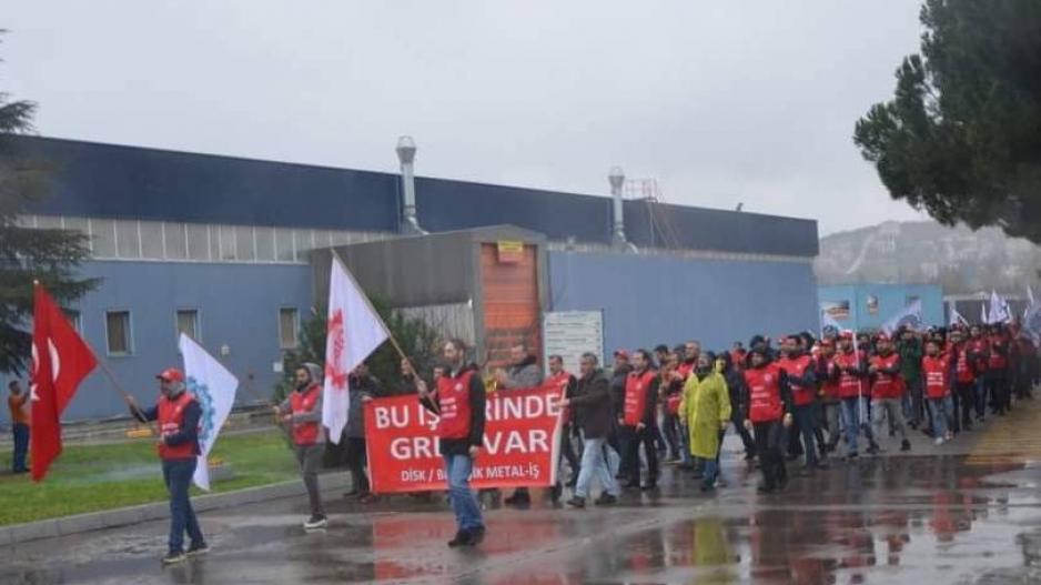 Grev yasağını tanımayan Bekaert işçileri kazandı!