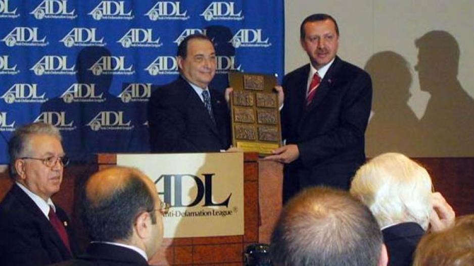 Erdoğan ve AKP’nin “yerli ve milli” aldatmacası: Âyinesi iştir kişinin lafa bakılmaz!