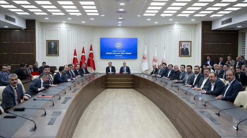 Yine tiyatro yine hüsran! Kamu emekçisinin zam oranı Merkez Bankası’nın enflasyon hedefinin bile altında kaldı! Yine tiyatro yine hüsran! Kamu emekçisinin zam oranı Merkez Bankası’nın enflasyon hedefinin bile altında kaldı!